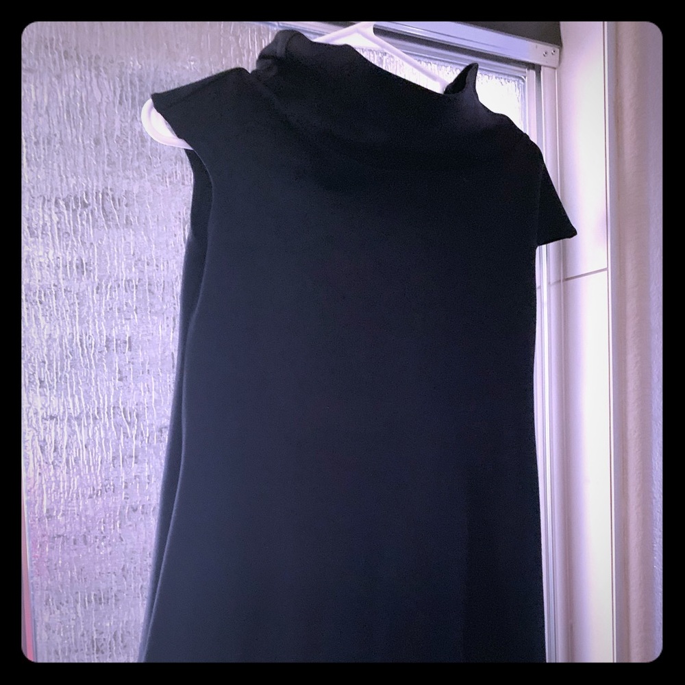 A black tunic dress shirt